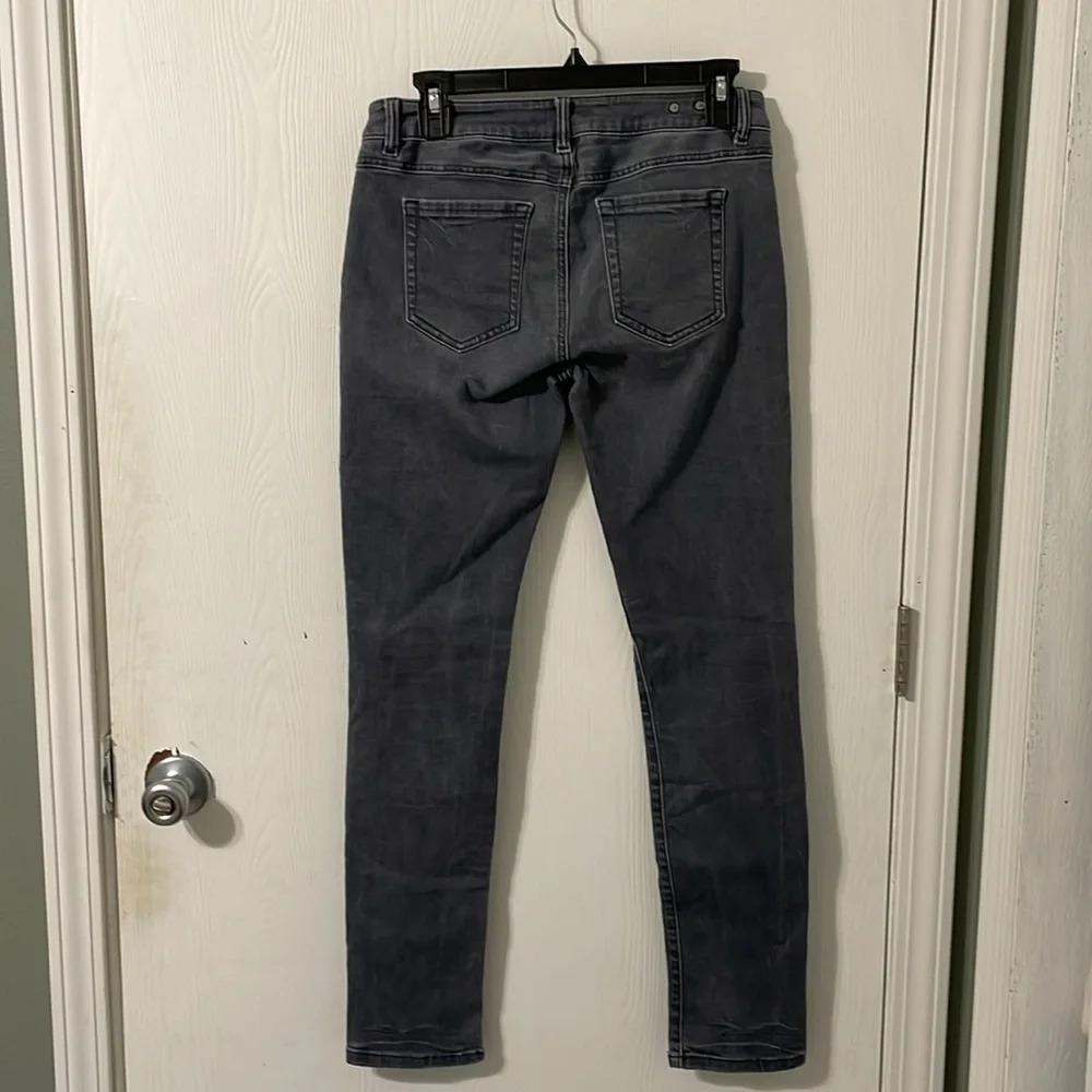 CAbi Slim Boyfriend Gray Wash Jeans Size 2 - Picture 6 of 10